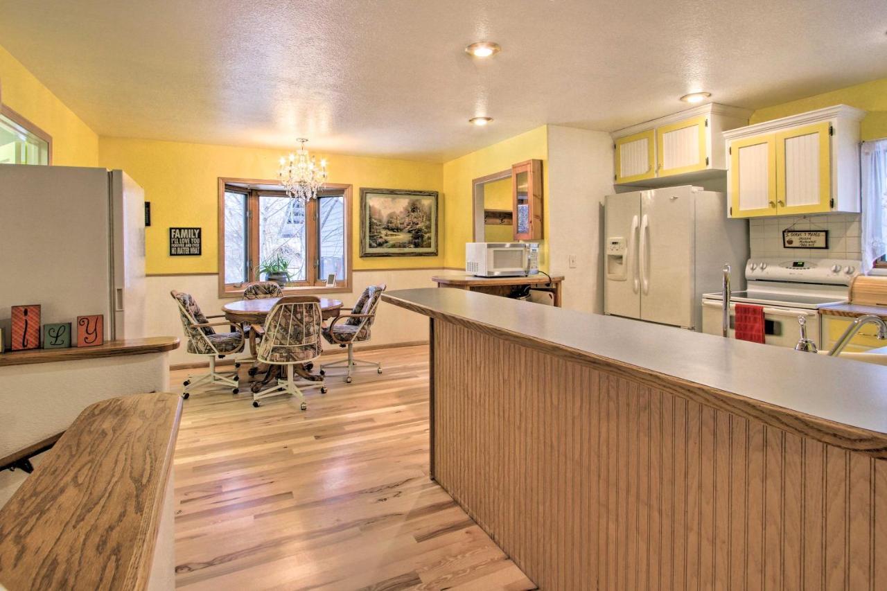 Cozy Home With Hot Tub Half Mi To Salmon River! Exteriér fotografie